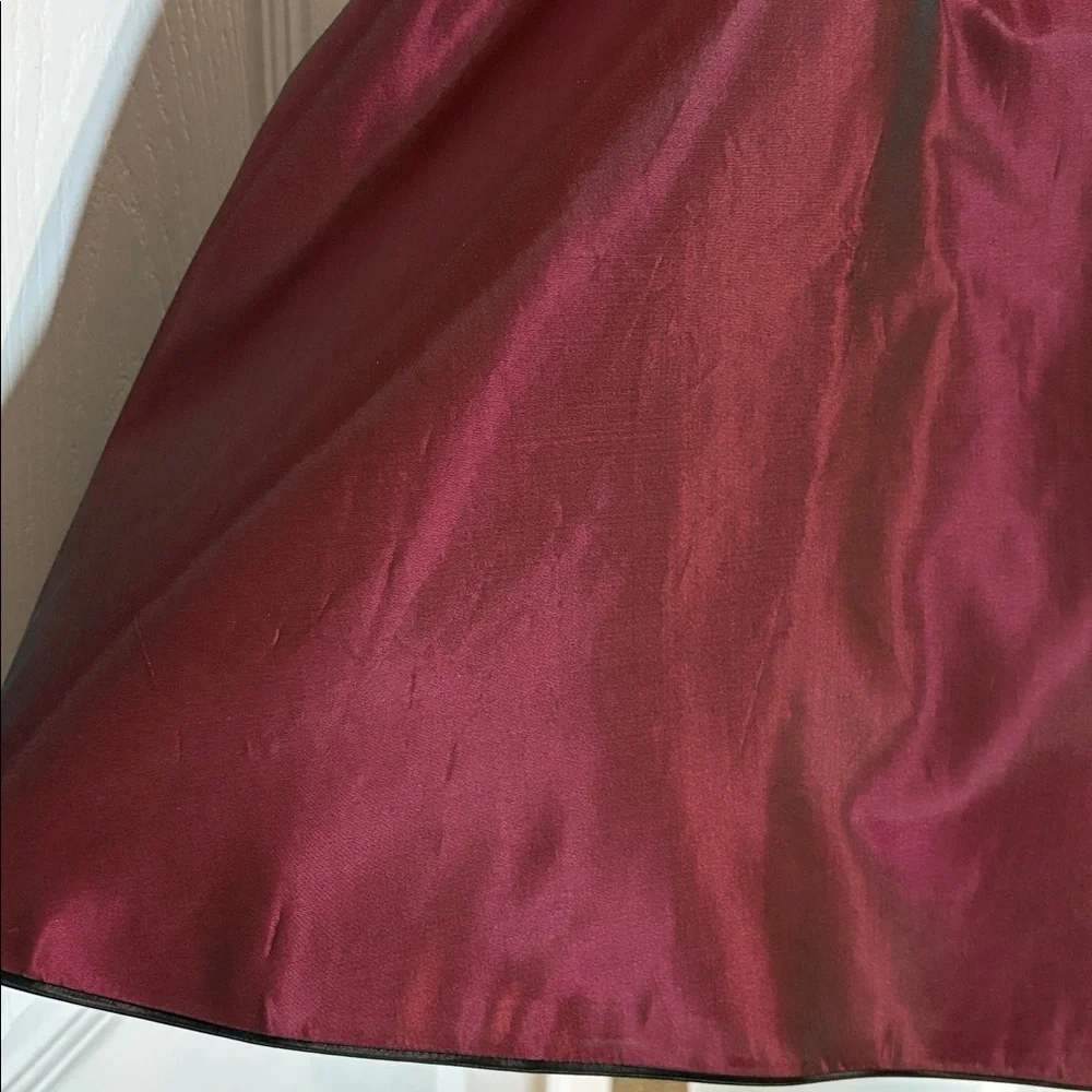 Elegant Burgundy and Black Satin Cape - Picture 3 of 6